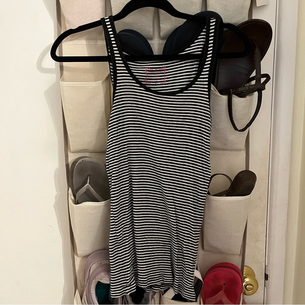 ❌SOLD❌ Old Navy Stripped Black and White Tank Top
